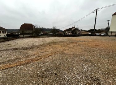 Immeuble a vendre Longeau-Percey 52250 Haute-Marne 365 m2  85000 euros