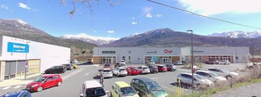 Location fonds et murs commerciaux Embrun 05200 Hautes-Alpes  2160 euros