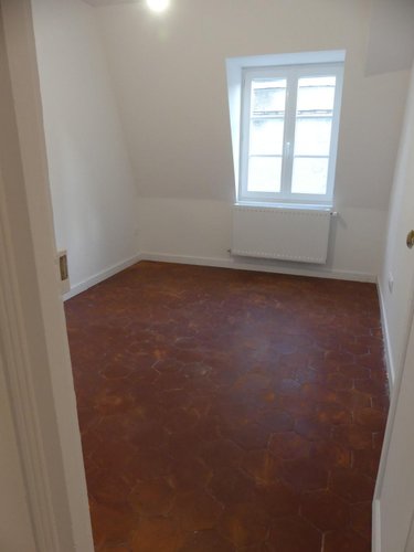 Location appartement Nemours 77140 Seine-et-Marne 45 m2 3 pièces 740 euros