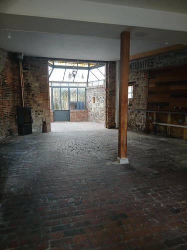 Location fonds et murs commerciaux Honfleur 14600 Calvados 92 m2  1300 euros