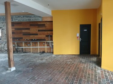 Location fonds et murs commerciaux Honfleur 14600 Calvados 92 m2  1300 euros