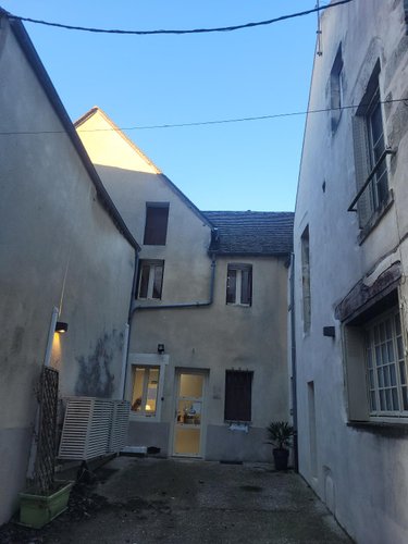 Immeuble a vendre Vermenton 89270 Yonne 245 m2  195500 euros
