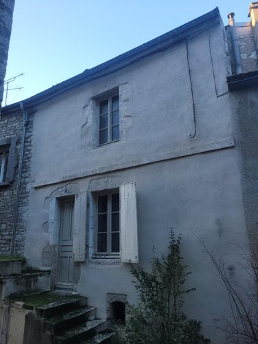 Immeuble a vendre Vermenton 89270 Yonne 245 m2  195500 euros