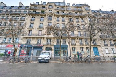 Fonds et murs commerciaux a vendre Paris 17e arrondissement 75017 Paris 51 m2  402800 euros