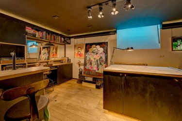 Fonds et murs commerciaux a vendre Paris 17e arrondissement 75017 Paris 51 m2  402800 euros