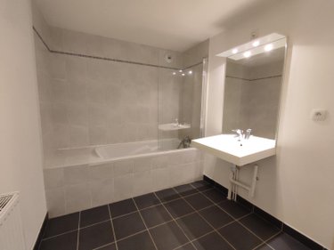 Location appartement Grand-Bourgtheroulde 27520 Eure 79 m2 4 pièces 910 euros