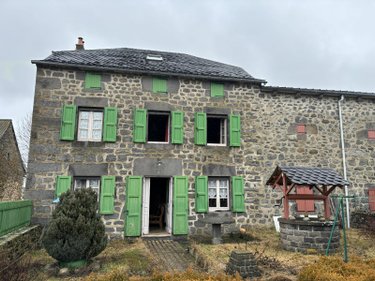 propriete a vendre Roffiac 15100 Cantal 125 m2  152500 euros
