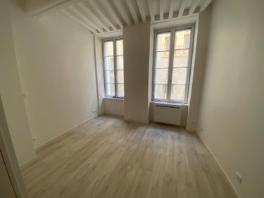 Location appartement Cluny 71250 Saône-et-Loire 20 m2 1 pièce 390 euros