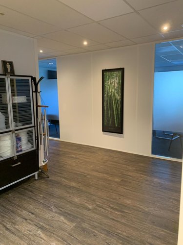 Fonds et murs commerciaux a vendre Aubagne 13400 Bouches-du-Rhône  677980 euros