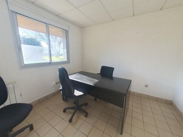 Fonds et murs commerciaux a vendre Cherré-Au 72400 Sarthe 135 m2  262600 euros