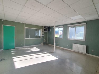 Fonds et murs commerciaux a vendre Cherré-Au 72400 Sarthe 135 m2  262600 euros