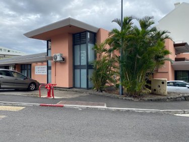 Fonds et murs commerciaux a vendre Saint-Paul 97460 Réunion  917300 euros