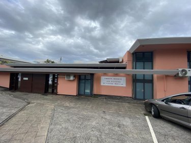Fonds et murs commerciaux a vendre Saint-Paul 97460 Réunion  917300 euros