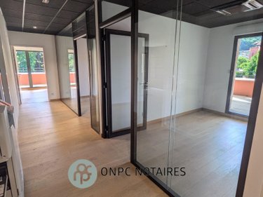 Fonds et murs commerciaux a vendre Condrieu 69420 Rhône 375 m2  880000 euros