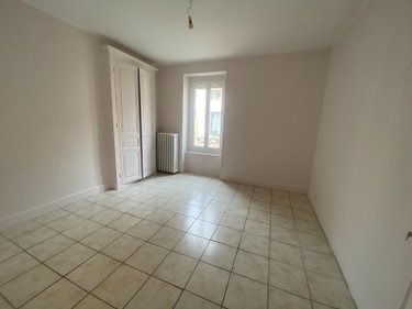 Location appartement Salornay-sur-Guye 71250 Saône-et-Loire 82 m2 3 pièces 680 euros