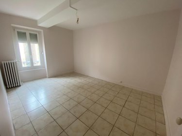 Location appartement Salornay-sur-Guye 71250 Saône-et-Loire 82 m2 3 pièces 660 euros