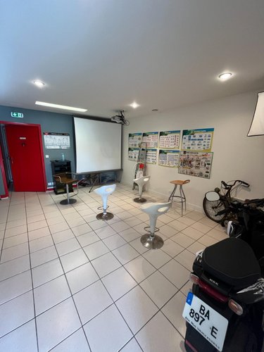 Fonds et murs commerciaux a vendre Équeurdreville-Hainneville 50120 Manche 50 m2  53600 euros