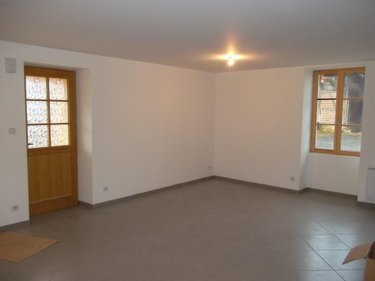 Location maison Tronchy 71440 Saône-et-Loire 90 m2 3 pièces 700 euros