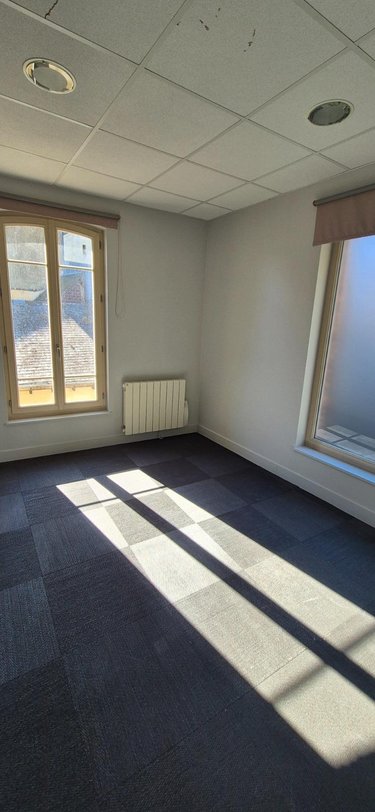 Fonds et murs commerciaux a vendre La-Ferté-Bernard 72400 Sarthe 250 m2  283400 euros