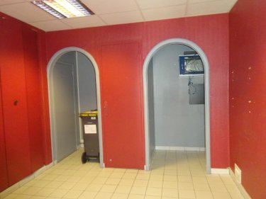 Location fonds et murs commerciaux Nogent-le-Rotrou 28400 Eure-et-Loir 44 m2  790 euros