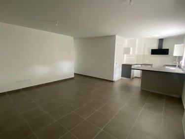 Location appartement La Roche-Vineuse 71960 Saône-et-Loire 84 m2 4 pièces 1027 euros