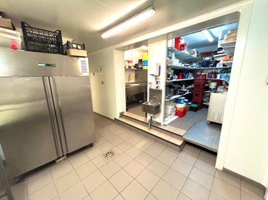 Fonds et murs commerciaux a vendre Coudekerque-Branche 59210 Nord 220 m2  188500 euros