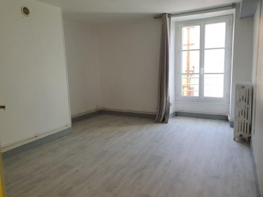 Location appartement La-Ferté-Bernard 72400 Sarthe 37 m2 2 pièces 360 euros
