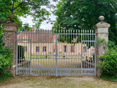 propriete a vendre Charny-Orée-de-Puisaye 89120 Yonne 300 m2 9 pièces 850000 euros