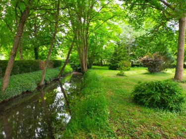 propriete a vendre Charny-Orée-de-Puisaye 89120 Yonne 300 m2 9 pièces 850000 euros