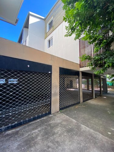 Fonds et murs commerciaux a vendre Sainte-Marie 97438 Réunion  181500 euros