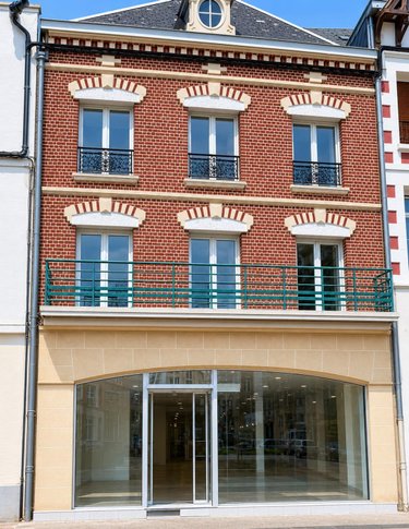 Immeuble a vendre Péronne 80200 Somme 300 m2  327600 euros