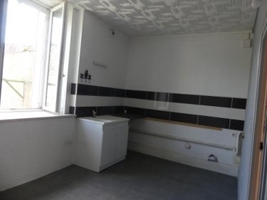 Immeuble a vendre Puiseaux 45390 Loiret 225 m2  126600 euros