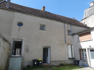 Immeuble a vendre Puiseaux 45390 Loiret 225 m2  126600 euros