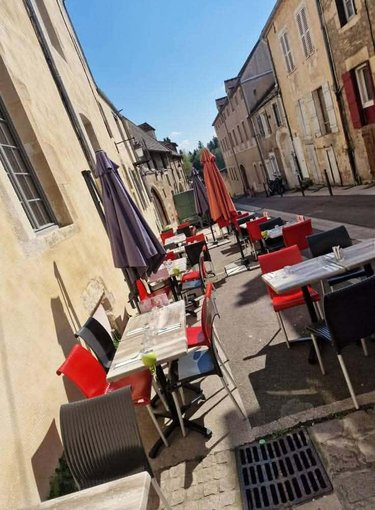 Fonds et murs commerciaux a vendre Avallon 89200 Yonne  270000 euros