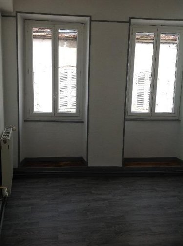 Immeuble a vendre Saint-Gaultier 36800 Indre 112 m2  58300 euros