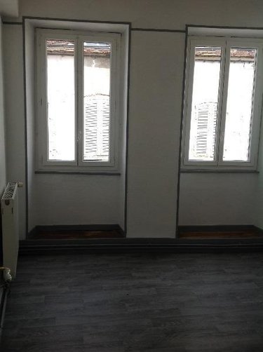 Immeuble a vendre Saint-Gaultier 36800 Indre 112 m2  74200 euros
