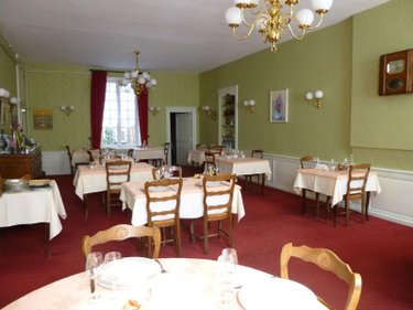 Maison a vendre Aigurande 36140 Indre 226 m2 17 pièces 161000 euros