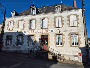 Maison a vendre Aigurande 36140 Indre 226 m2 17 pièces 161000 euros