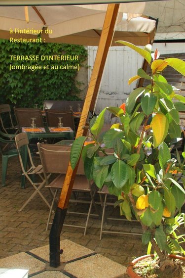 Fonds et murs commerciaux a vendre Murat 15300 Cantal  305000 euros