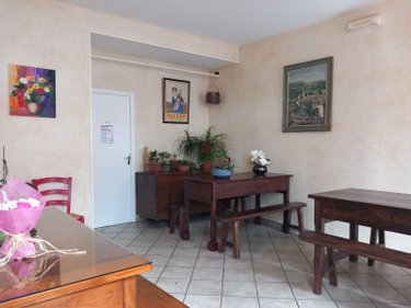 Fonds et murs commerciaux a vendre Murat 15300 Cantal  305000 euros