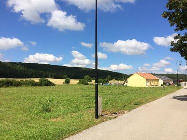 Terrain a batir a vendre Neuville-sur-Seine 10250 Aube 1097 m2  33670 euros