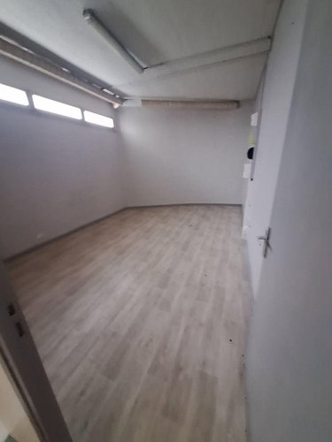 Fonds et murs commerciaux a vendre Saint-André-les-Vergers 10120 Aube 84 m2  77000 euros