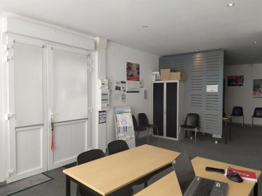 Location fonds et murs commerciaux Bailleul 59270 Nord 60 m2  817 euros