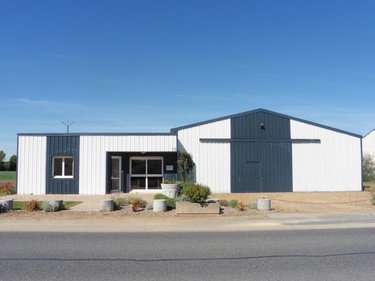 Fonds et murs commerciaux a vendre Noyant-Villages 49490 Maine-et-Loire  172425 euros