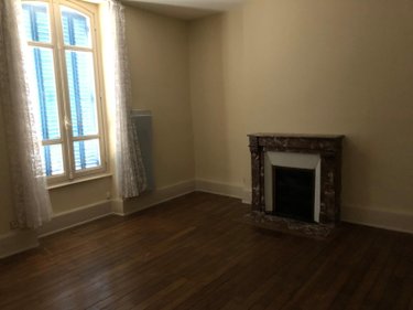 Location appartement Ainay-le-Château 03360 Allier 101 m2 3 pièces