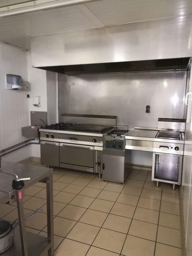 Immeuble a vendre Vic-sur-Cère 15800 Cantal 473 m2  76000 euros