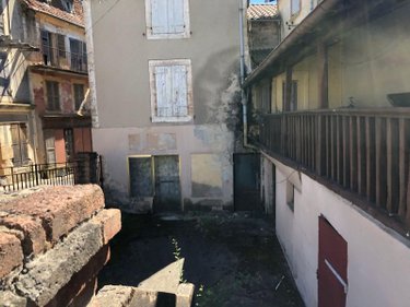 Immeuble a vendre Lacapelle-Marival 46120 Lot 146 m2  19000 euros