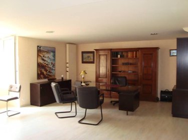 Immeuble a vendre Le Sourn 56300 Morbihan 1137 m2  314400 euros