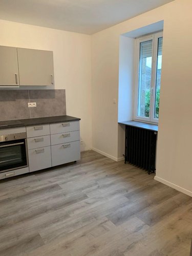 Location maison Bodilis 29400 Finistère 115 m2 8 pièces 867 euros