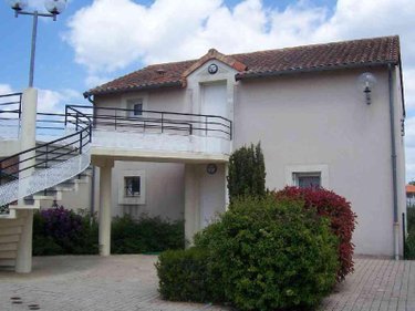 Location appartement Scorbé-Clairvaux 86140 Vienne 49 m2 2 pièces 419 euros